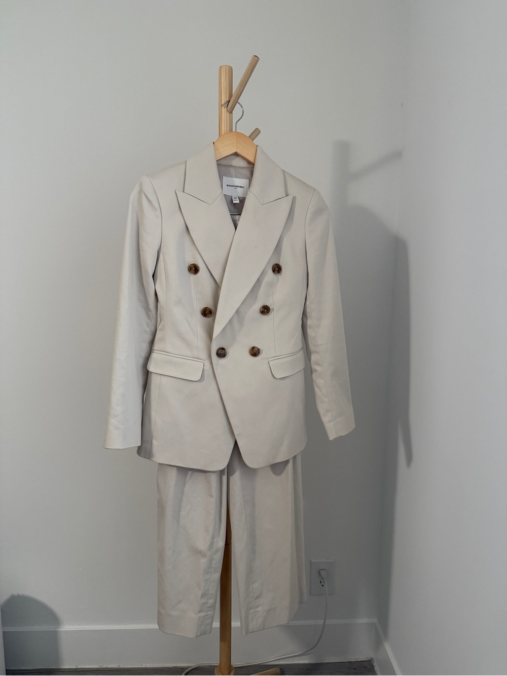 Banana Republic Stretch Cotton Icon Blazer with Matching Wide-Leg Pants in Cream